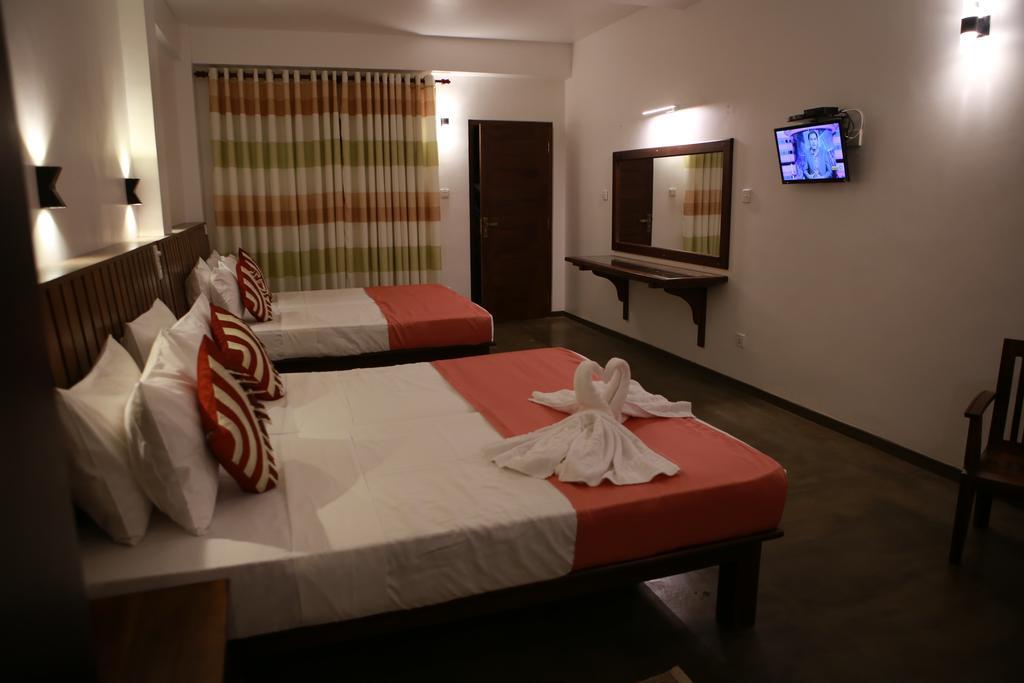 Cozy Sea View Inn Hikkaduwa Exterior foto